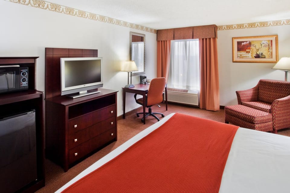 Bed, TV and multimedia