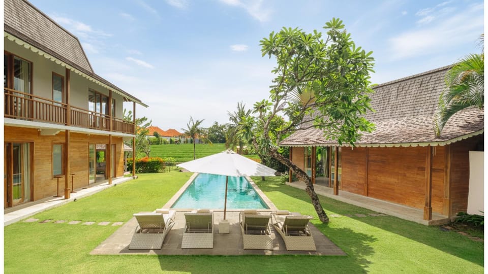 Property building, Pool view, Swimming pool, sunbed