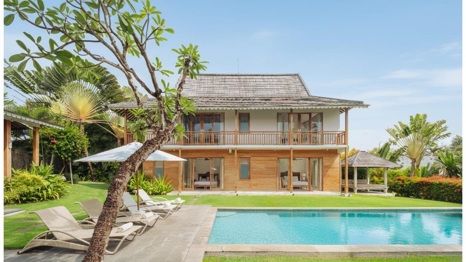 Property building, Pool view, Swimming pool, sunbed