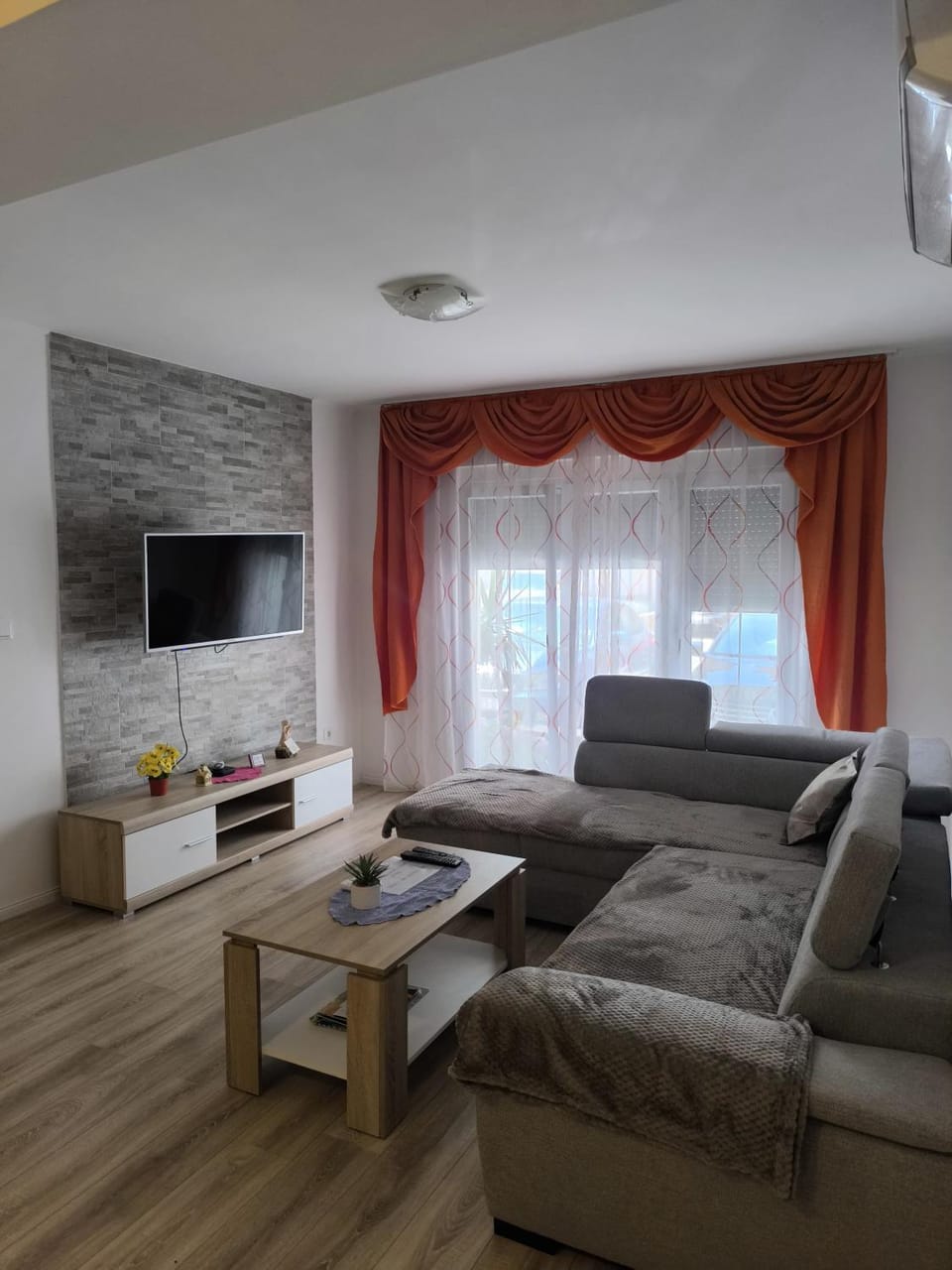 Apartment Ljubičić Apartment in Podstrana
