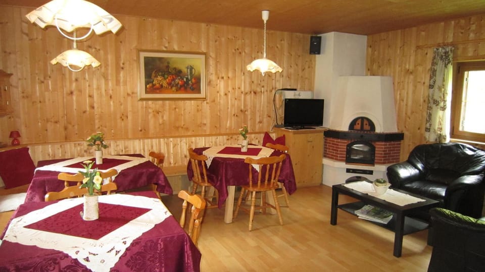 Communal lounge/ TV room, Communal kitchen