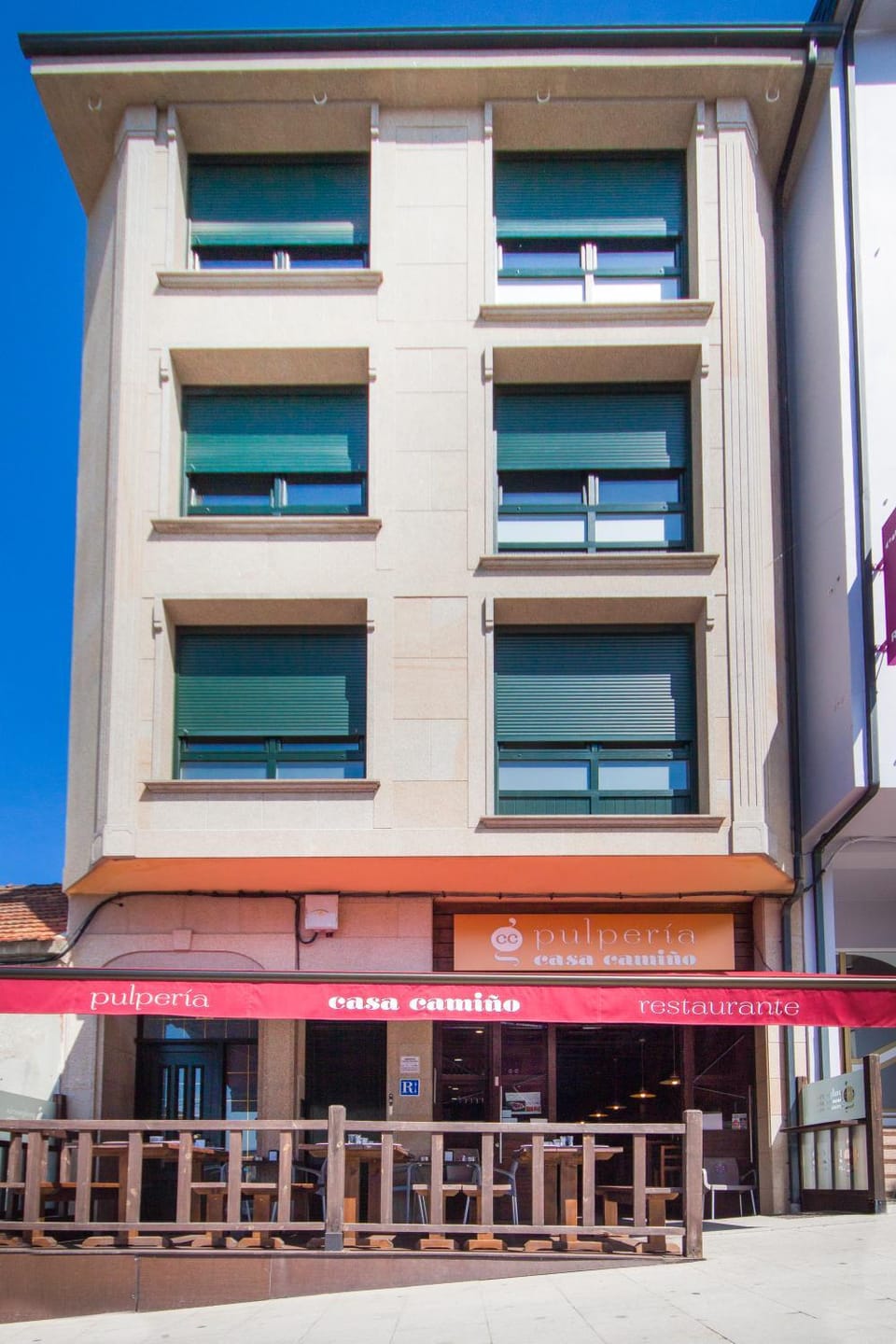 Restaurant/places to eat, Facade/entrance, Off site, Balcony/Terrace, Lobby or reception