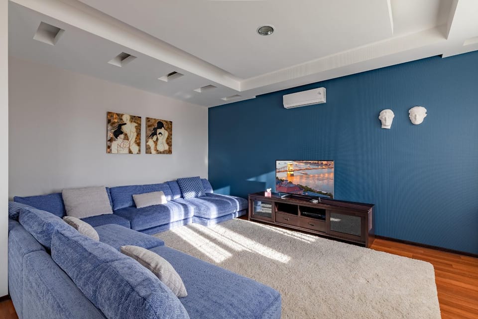 TV and multimedia, Living room, Seating area