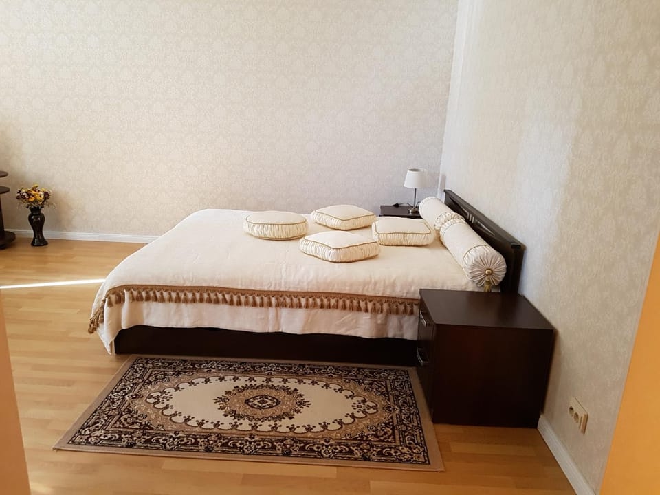 Bed, Decorative detail, Bedroom