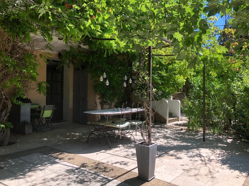 Chambres d'Hôtes La Chrysalide Bed and Breakfast in Carpentras