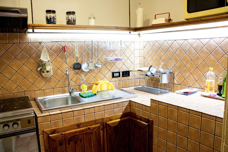 Property building, Kitchen or kitchenette, Breakfast