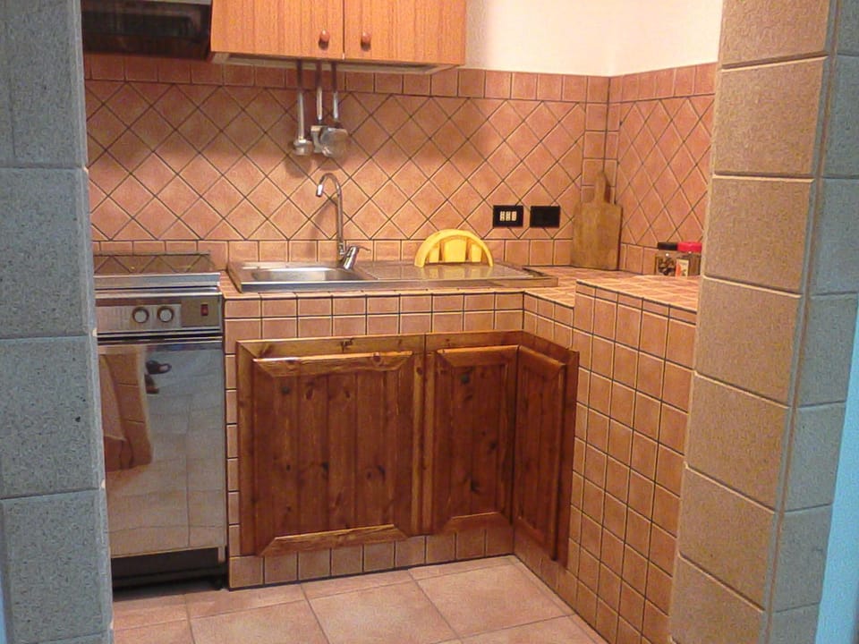 Kitchen or kitchenette, Communal kitchen