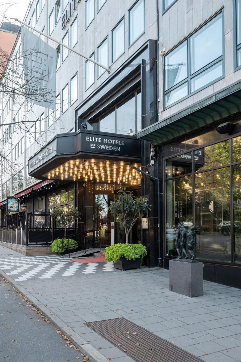 Property building, Facade/entrance