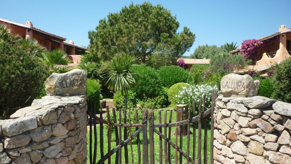 Facade/entrance, Garden view, Street view