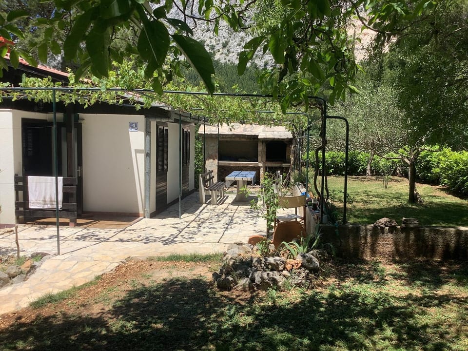 Holiday home Josipovic House in Baška Voda