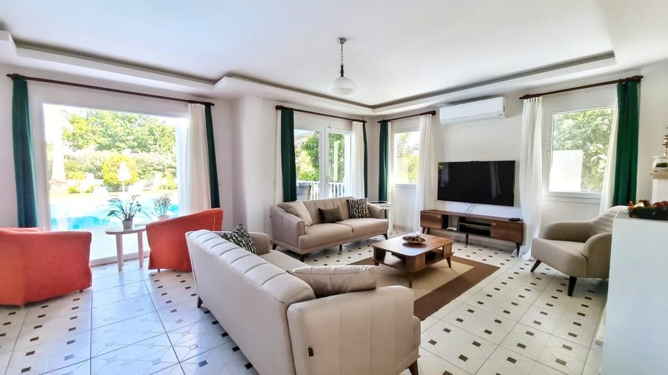 Communal lounge/ TV room, TV and multimedia