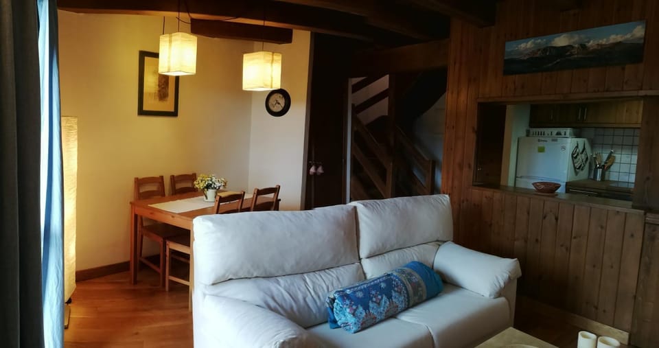 Coqueto Apartamento Dúplex en Roda de Isábena Apartment in Catalonia