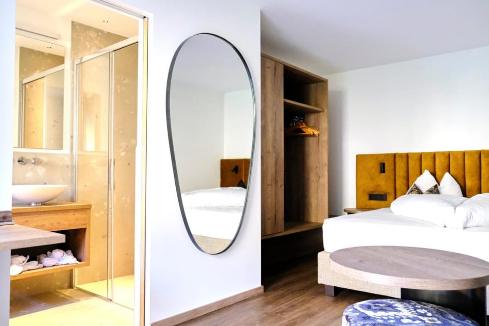 Bed, Bathroom, Photo of the whole room, Bedroom, towels, wardrobe