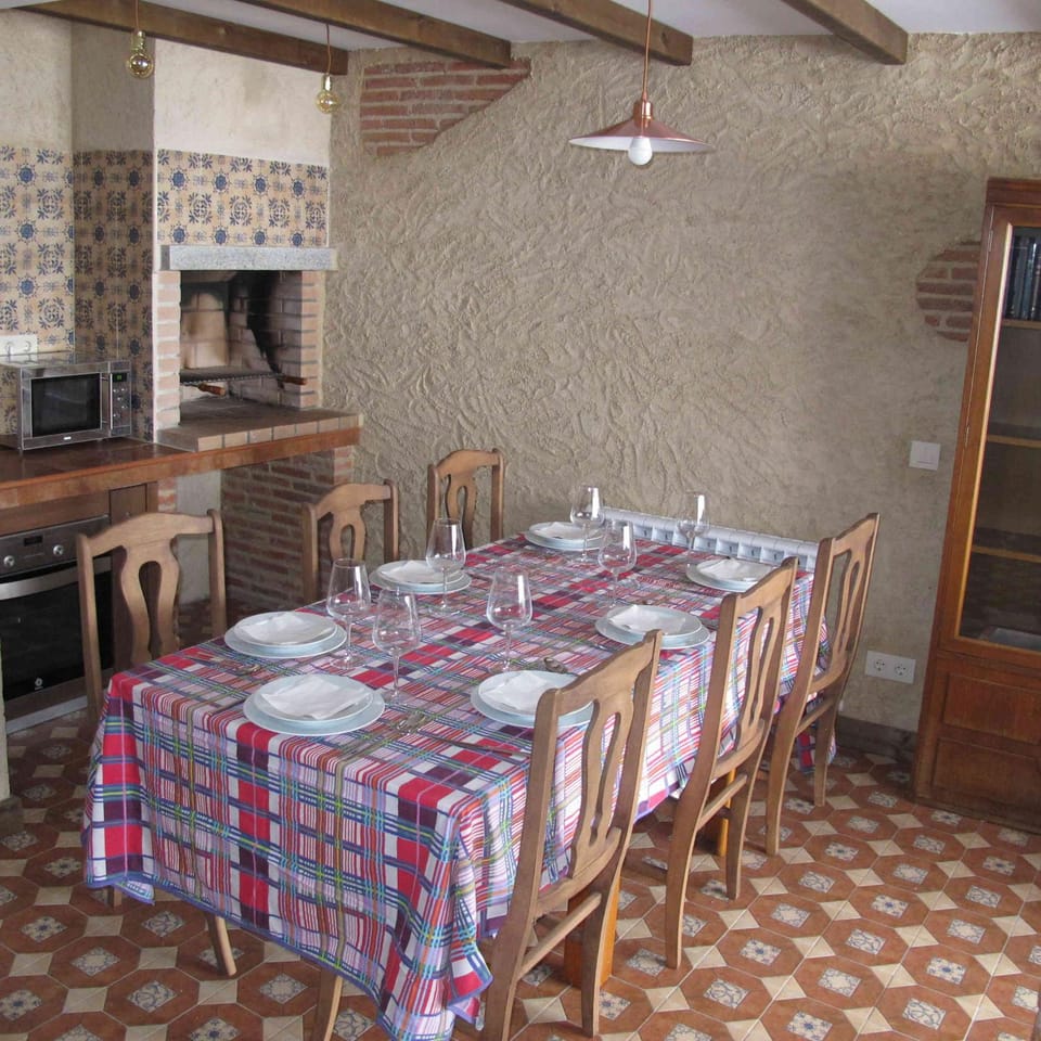 BBQ facilities, Dining area
