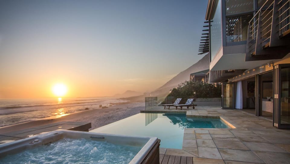Hot Tub, Sea view, Swimming pool, Swimming pool
