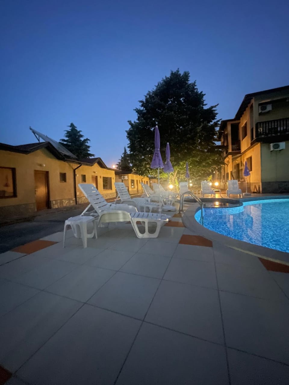 Swimming pool