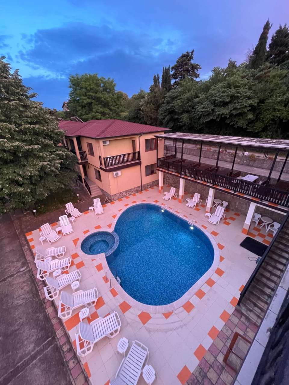 Swimming pool
