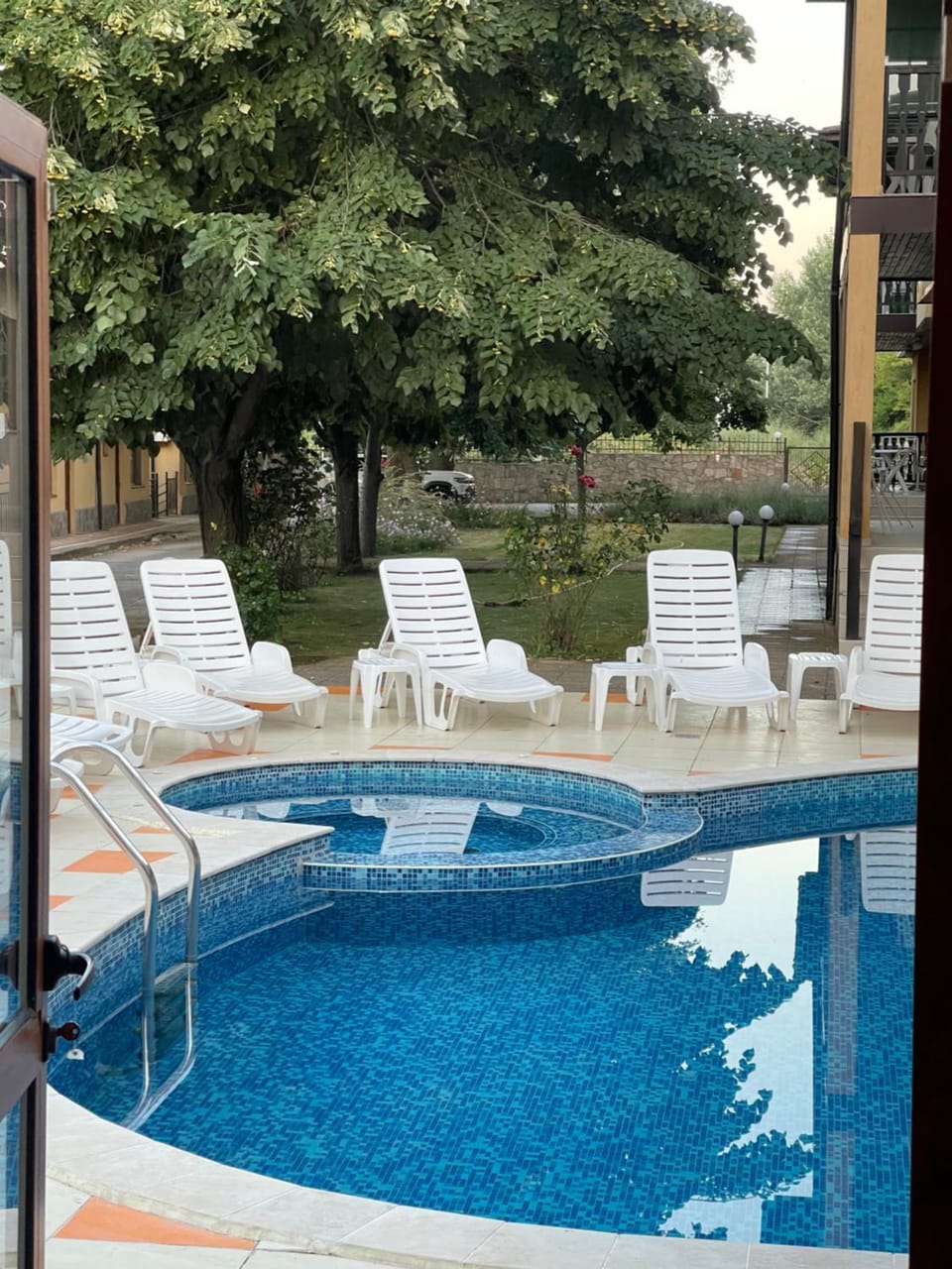 Swimming pool