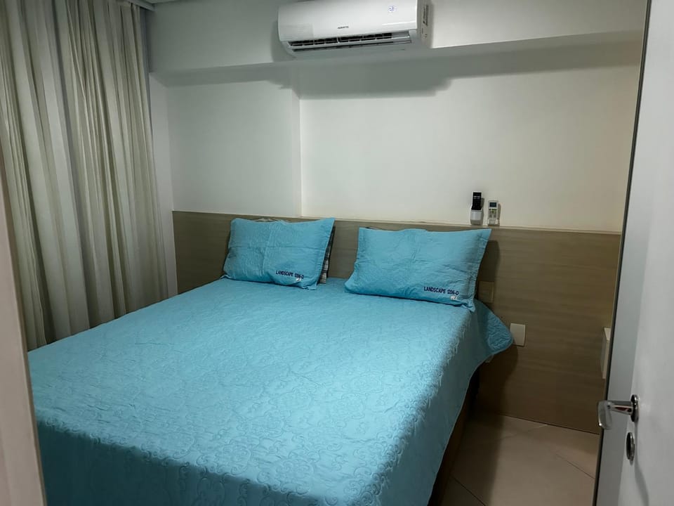 Bed, Photo of the whole room, Bedroom, air conditioner