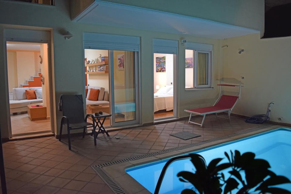 Property building, Patio, Garden, Balcony/Terrace, City view, Pool view, Swimming pool