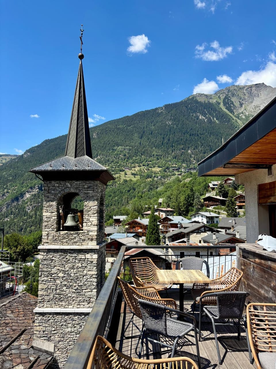 Balcony/Terrace, Mountain view