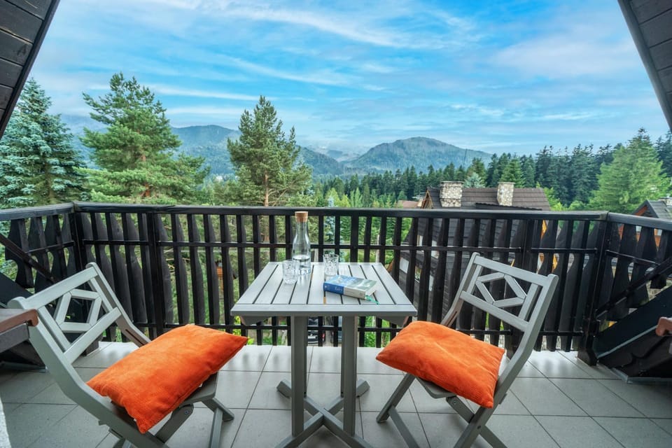 Balcony/Terrace, Mountain view