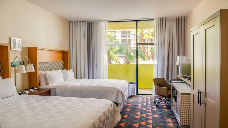 Bed, TV and multimedia, Pool view, wardrobe