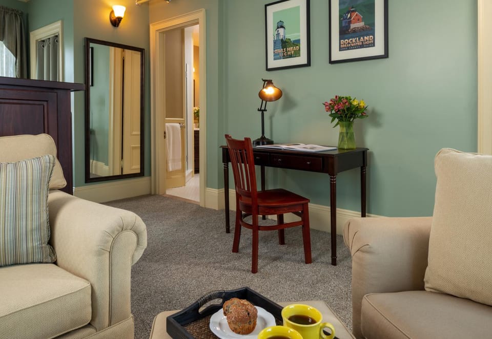 Living room, Seating area