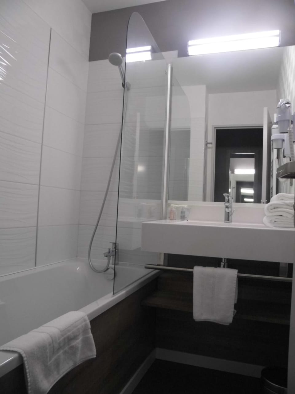 Bathroom, Bath, towels