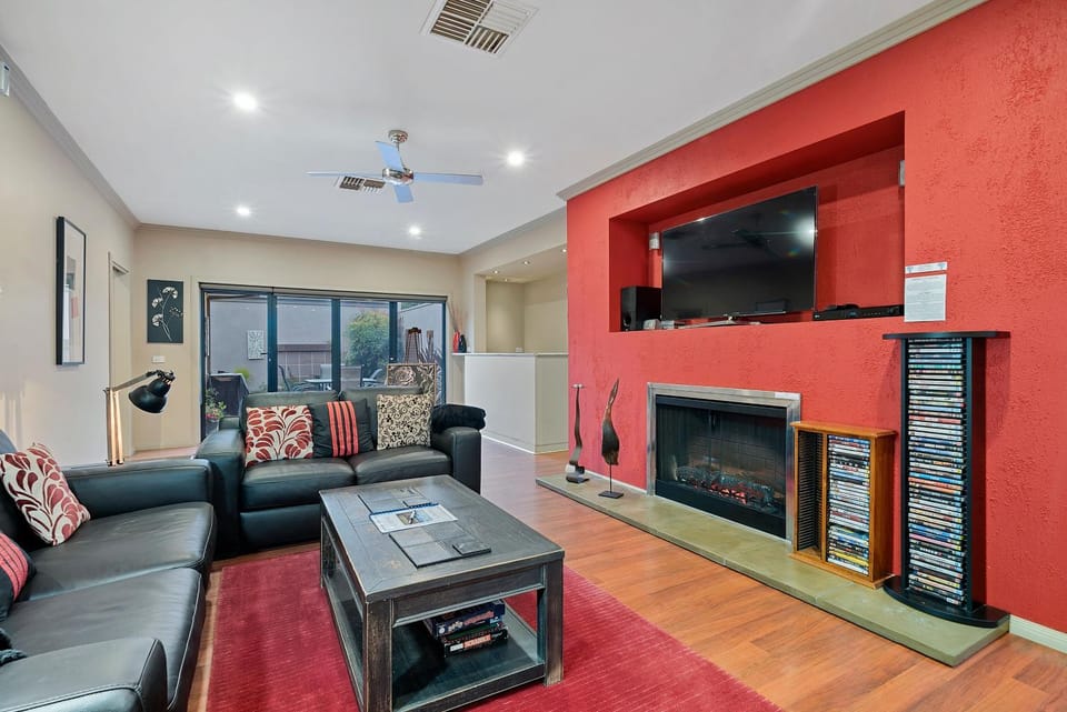 Living room, Lounge or bar