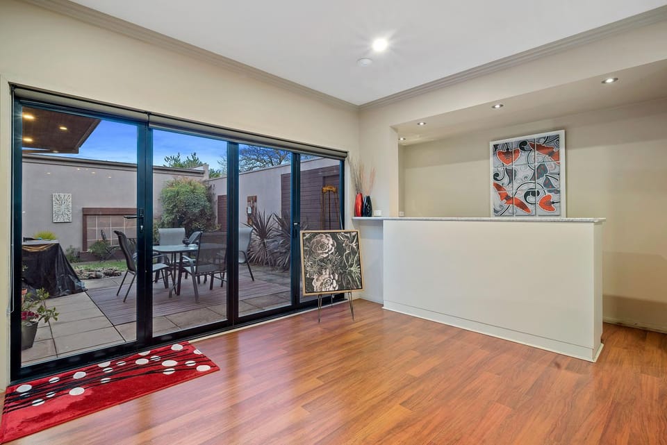 Lounge or bar, Garden view