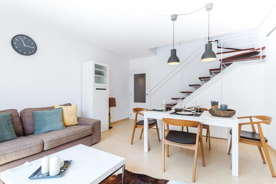Living room, Seating area, Dining area