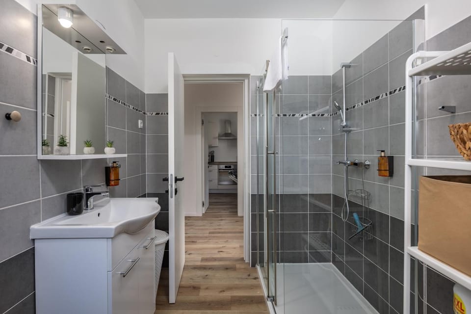 Shower, Bathroom