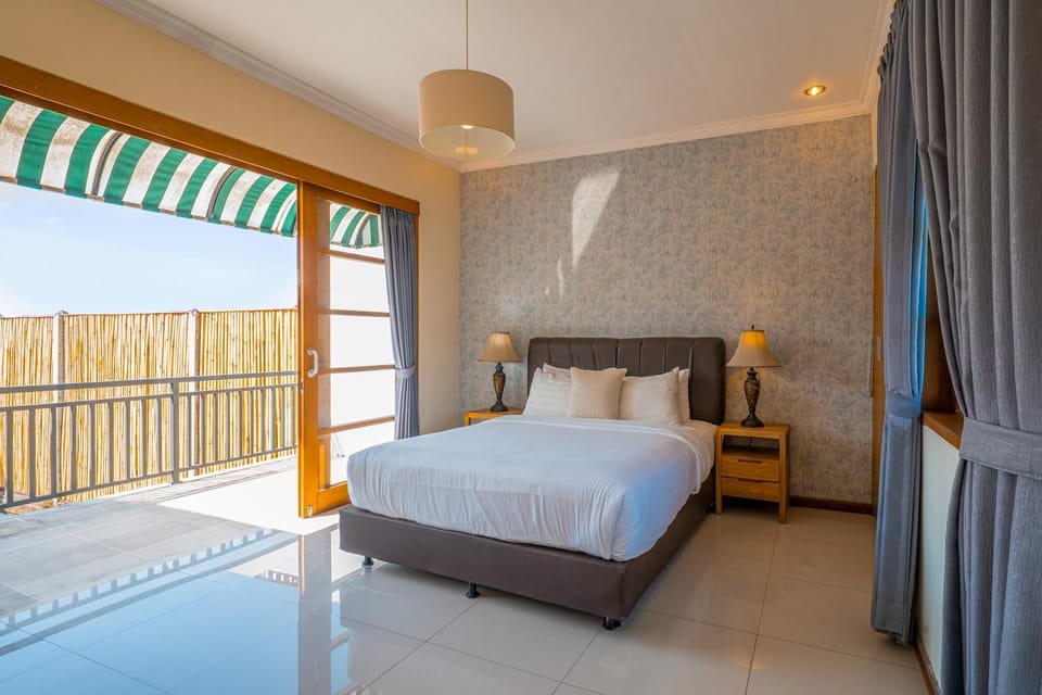 Bed, View (from property/room), Balcony/Terrace, Bedroom