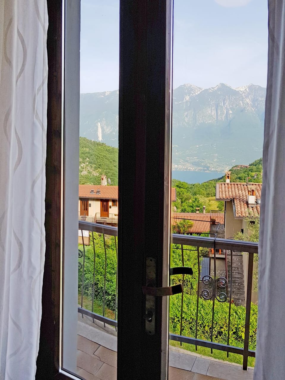 View (from property/room), Balcony/Terrace, Lake view
