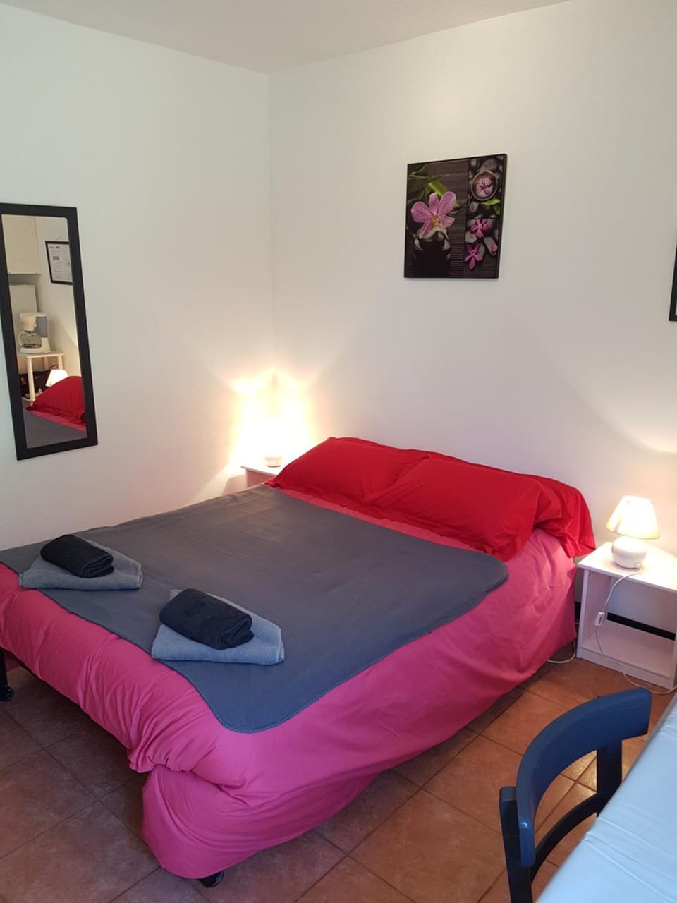 Bed, Photo of the whole room
