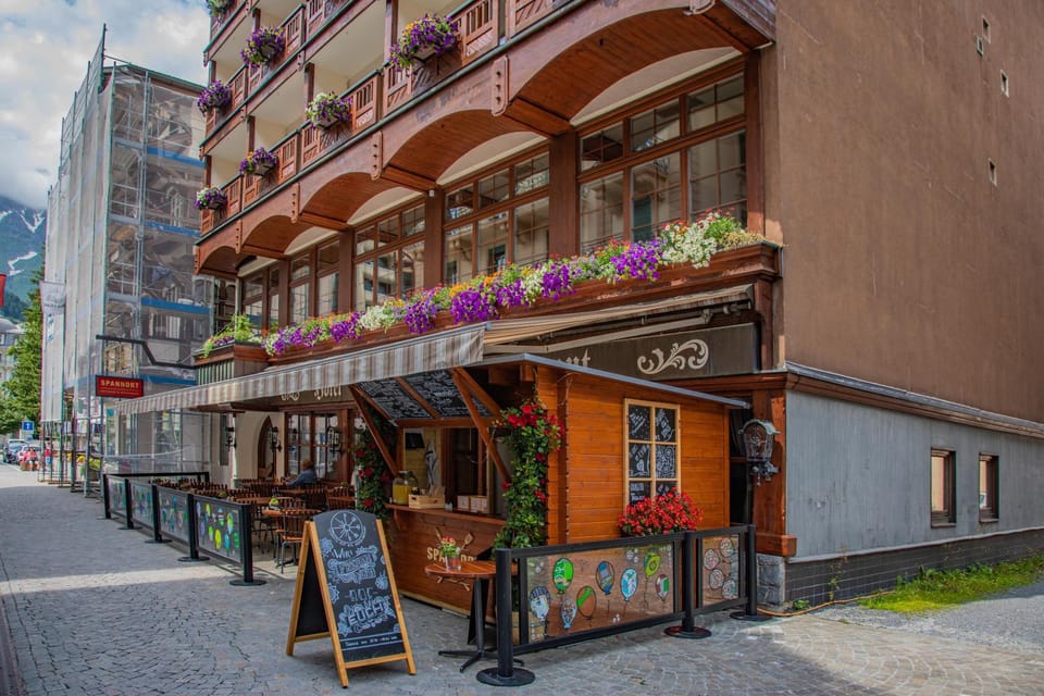 Property building, Facade/entrance