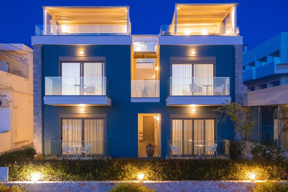 Property building, Facade/entrance, Balcony/Terrace