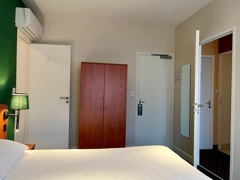 Logis Hôtel & Restaurant - Le Saint-Louis Hotel in Pays de la Loire