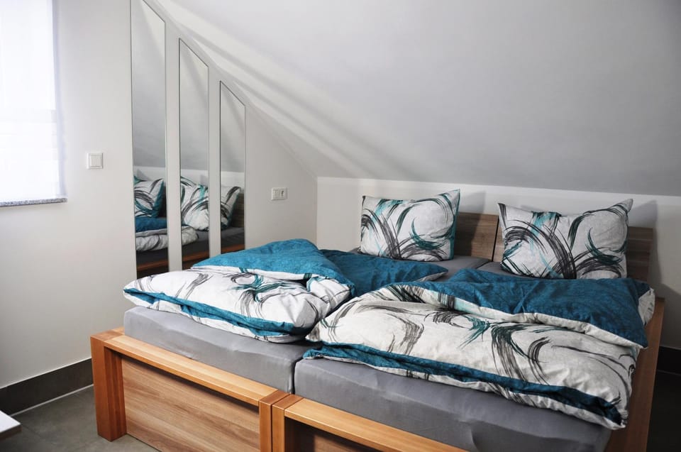 Photo of the whole room, Decorative detail, Bedroom