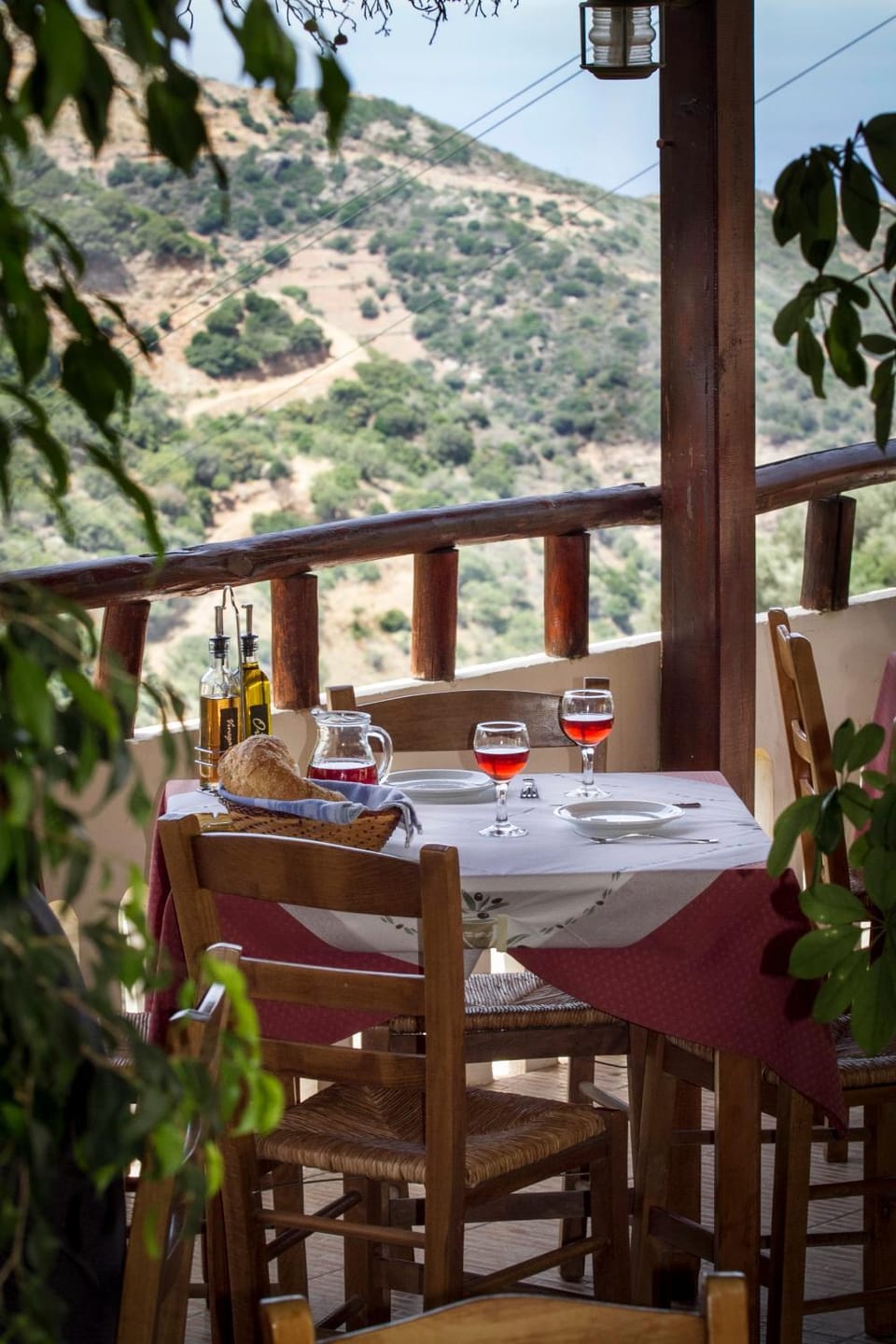 Restaurant/places to eat, Lounge or bar
