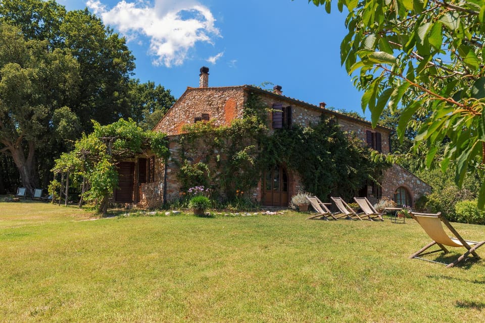 Property building, Restaurant/places to eat, Garden view