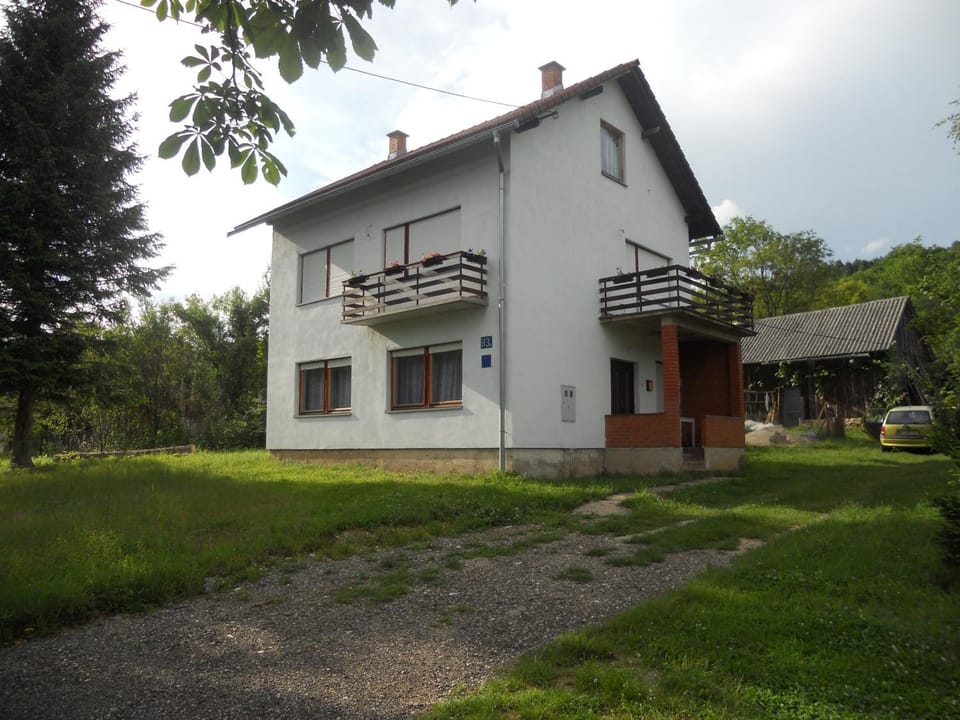 Property building, Facade/entrance, Off site