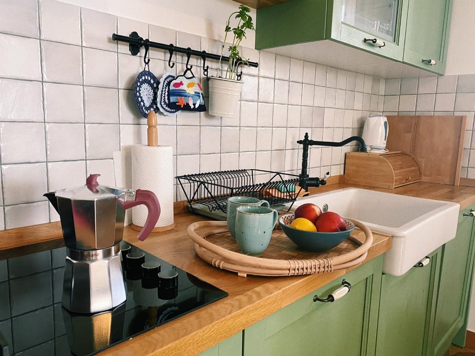 Kitchen or kitchenette, Breakfast