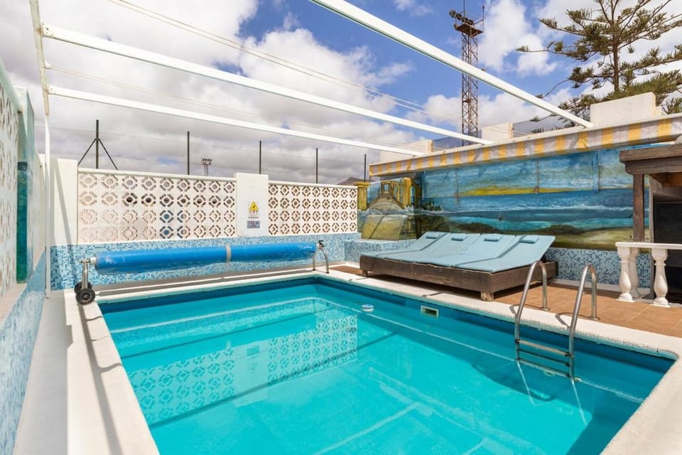 Swimming pool, Swimming pool