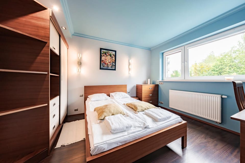 Bedroom, wardrobe