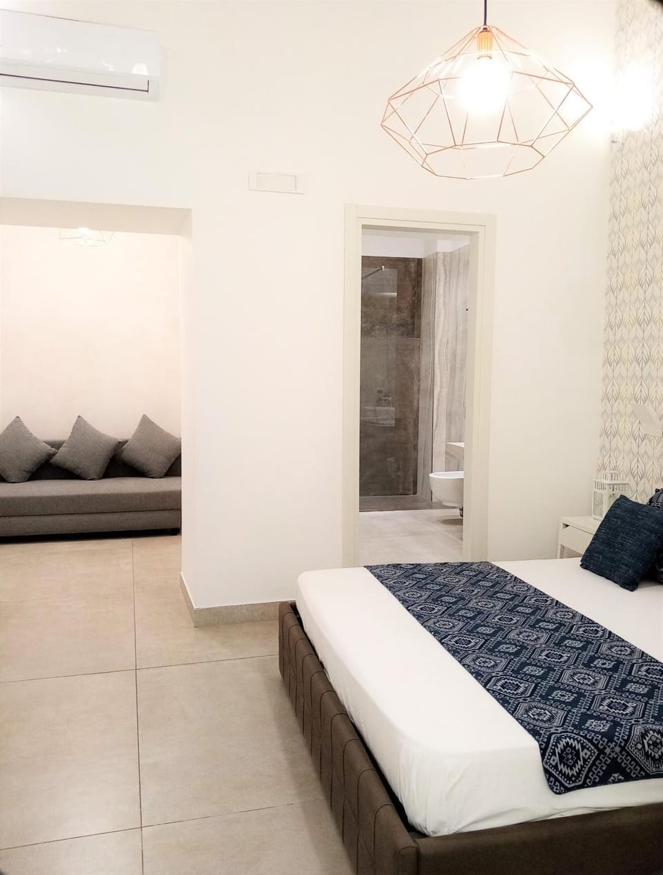 Shower, Toilet, Bed, Other, Decorative detail, Bedroom, On site