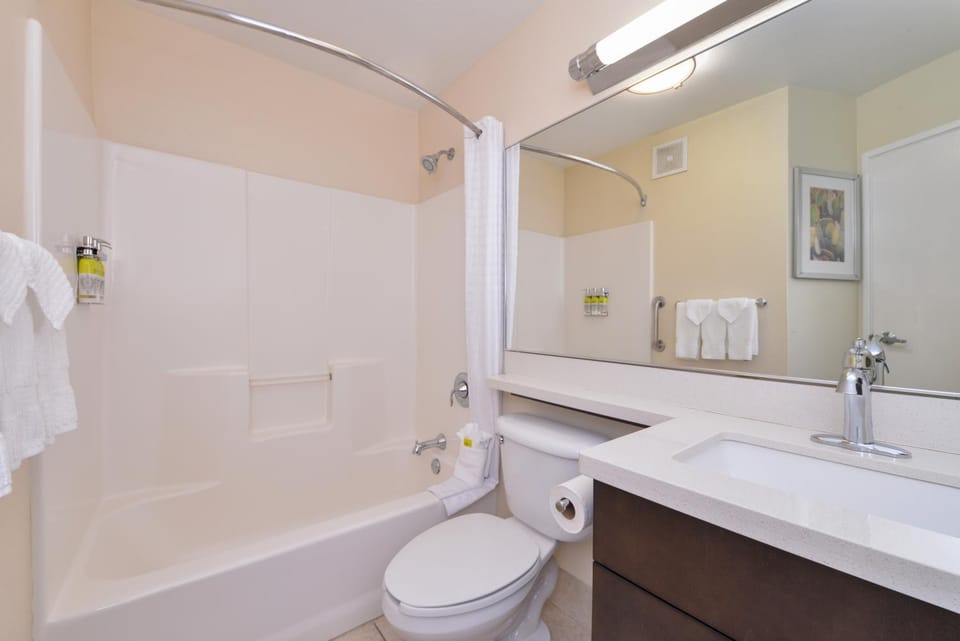 Shower, Toilet, Bathroom, Bath