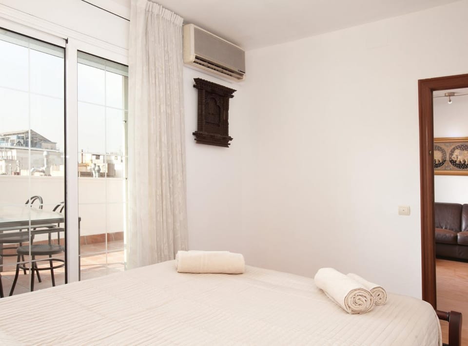 Rambla Cat · Penthouse with terrace Apartment in Barcelona