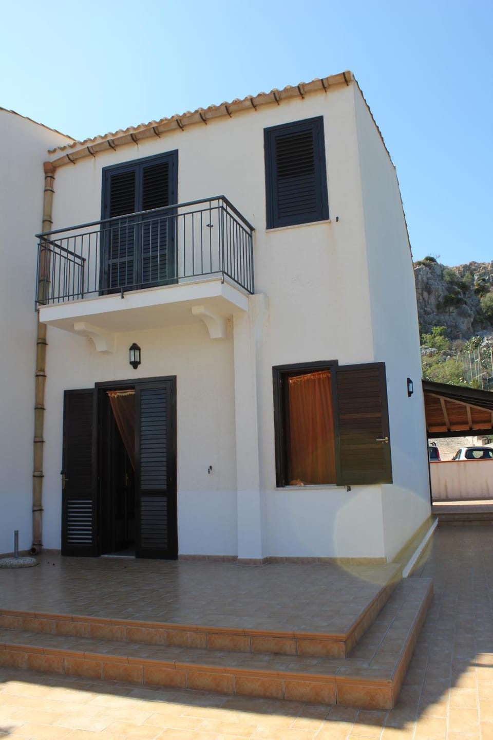 Facade/entrance